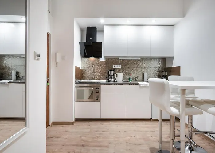 Bpr Lore Au Danube Apartament